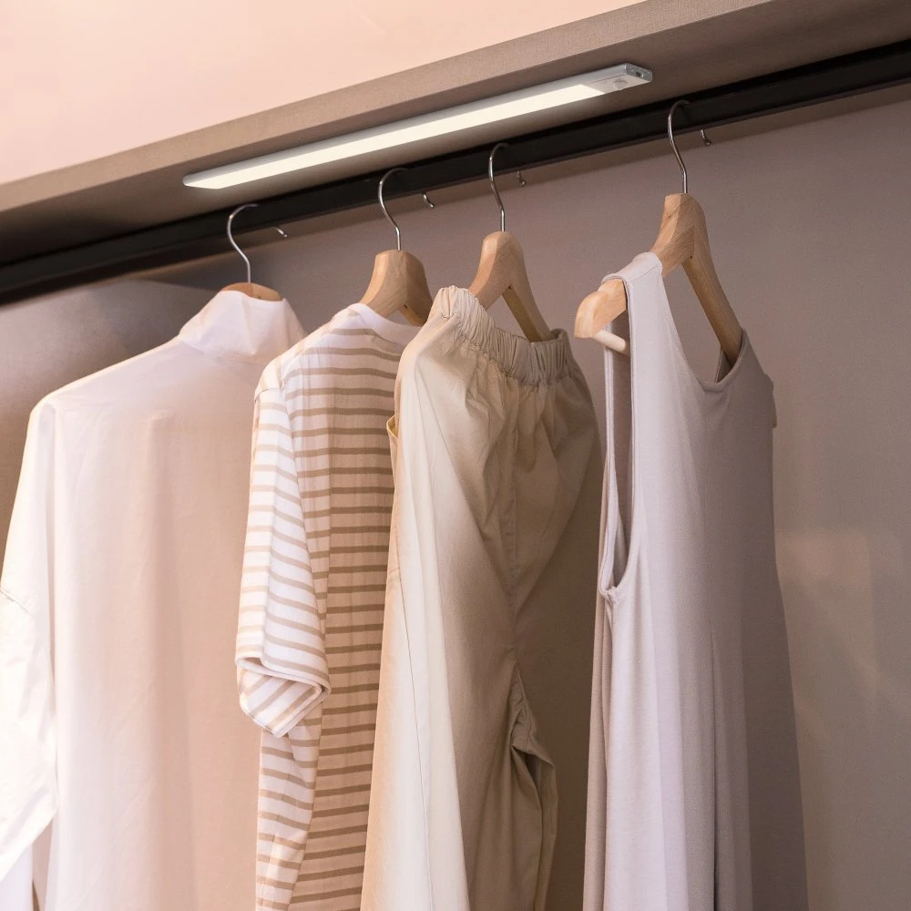 Aplique LED Recargable Por USB Kaus Con Sensor De Movimiento, L400mm, Plástico Y Aluminio, Anodizado Mate - Emuca 4 Aplique LED Recargable Por USB Kaus Con Sensor De Movimiento, L400mm, Plástico Y Aluminio, Anodizado Mate - Emuca - Imagen 2