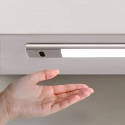 Aplique LED Recargable Por USB Kaus Con Sensor Táctil De Proximidad, L240mm, Plástico Y Aluminio, Anodizado Mate - Emuca -Brico Lemar Comercio aplique led recargable por usb kaus con sensor tactil de proximidad l240mm plastico y aluminio anodizado mate emuca 7