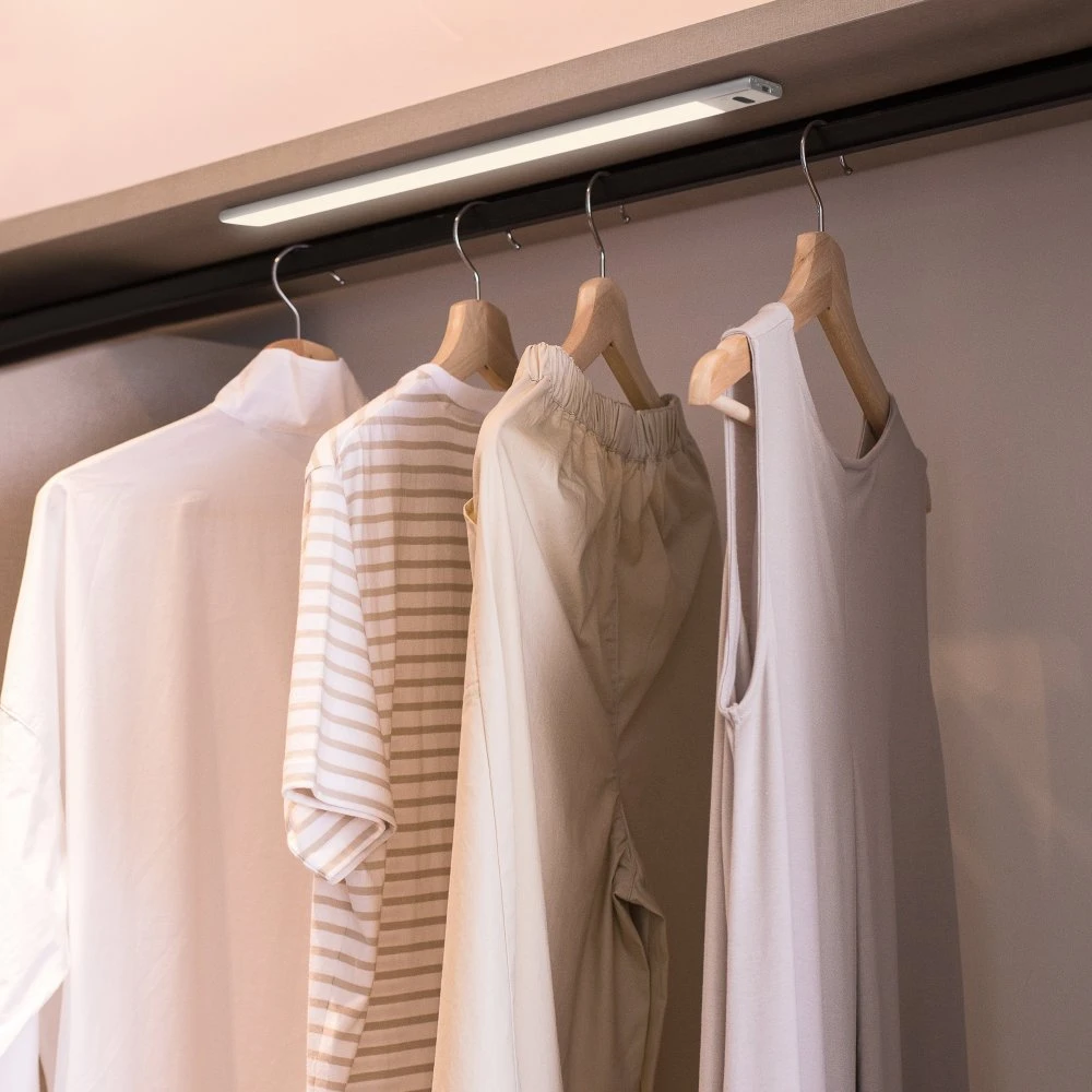 Aplique LED Recargable Por USB Kaus Con Sensor Táctil De Proximidad, L400mm, Plástico Y Aluminio, Anodizado Mate - Emuca 4 Aplique LED Recargable Por USB Kaus Con Sensor Táctil De Proximidad, L400mm, Plástico Y Aluminio, Anodizado Mate - Emuca - Imagen 2