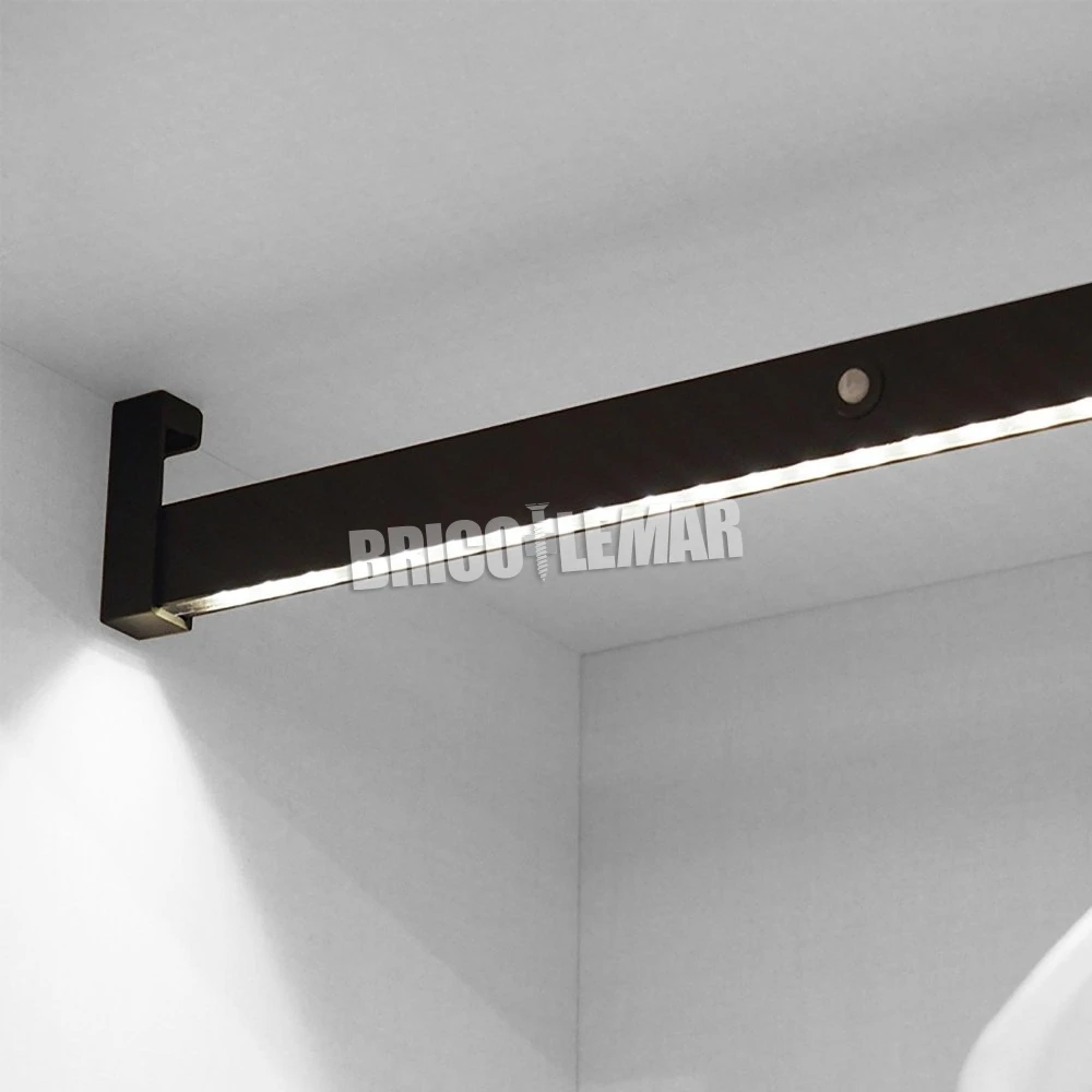 Barra Para Armario Regulable 858-1008mm Con Luz LED Blanca Natural Aluminio Moka Emuca 3 Barra Para Armario Regulable 858-1008mm Con Luz LED Blanca Natural Aluminio Moka Emuca