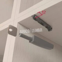 Lote De 10 Cierres De Puerta Push Lite Para Atornillar Con Regulación 80mm Magnético Plástico Gris Emuca -Brico Lemar Comercio lote de 10 cierres de puerta push lite para atornillar con regulacion 80mm magnetico plastico gris emuca 2