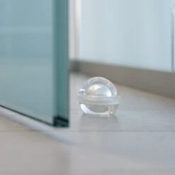 Lote De 6 Topes Para Puertas Adhesivos Semiesféricos, Fijación En El Suelo, Plástico, Transparente - Emuca 13 Lote De 6 Topes Para Puertas Adhesivos Semiesféricos, Fijación En El Suelo, Plástico, Transparente - Emuca -Brico Lemar Comercio lote de 6 topes para puertas adhesivos semiesfericos fijacion en el suelo plastico transparente emuca 3