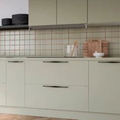 Lote De 8 Tiradores Para Mueble Varna, L181mm, Intereje 160mm, Zamak, Pintado Negro - Emuca -Brico Lemar Comercio lote de 8 tiradores para mueble varna l181mm intereje 160mm zamak pintado negro emuca 4